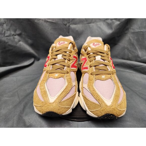 New Balance Girls 9060 Sneakers GC9060VD Beige Pink Size 5 NEW WITH BOX! - Picture 3 of 13